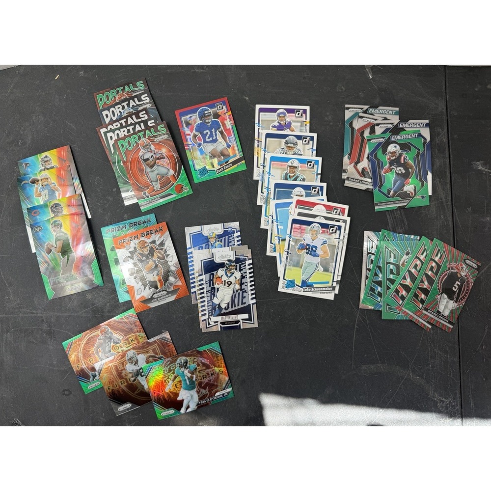 2023 NFL panini random lot of 35 football trading cards, prizm portals rookie